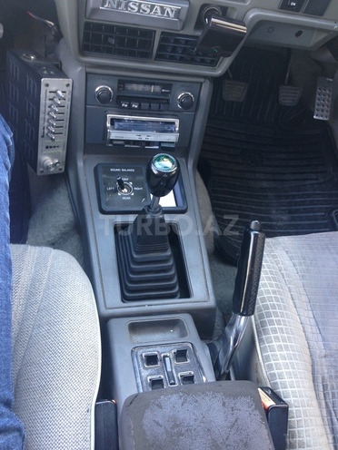 Nissan  1987, 980,000 km - 2.0 l - Bakı