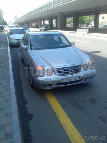 Mercedes E 220 2000, 349,500 km - 2.2 l - Bakı