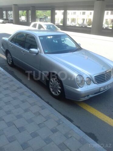 Mercedes E 220 2000, 349,500 km - 2.2 l - Bakı