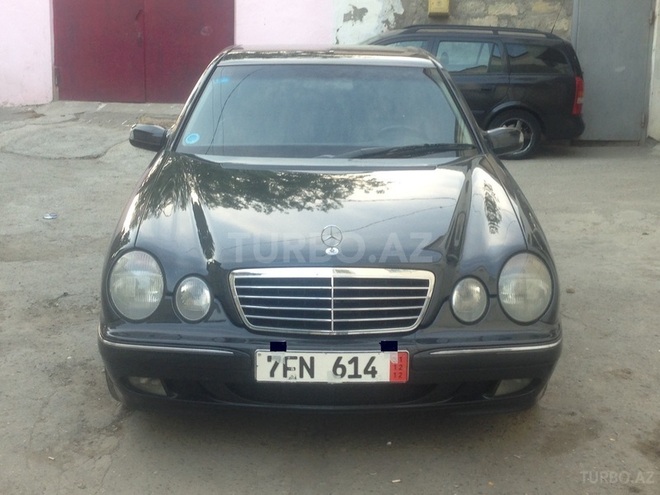 Mercedes E 220 2000, 187,000 km - 2.2 l - Bakı