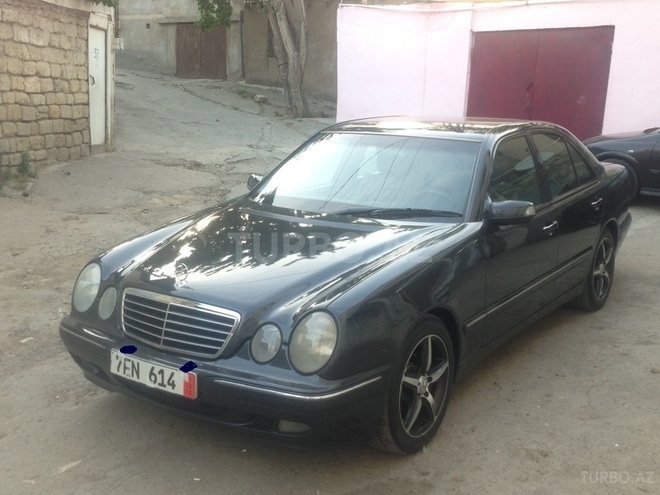 Mercedes E 220 2000, 187,000 km - 2.2 l - Bakı