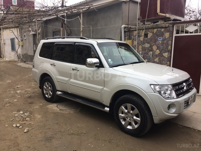 Mitsubishi Pajero 2013, 109,000 km - 3.8 l - Bakı