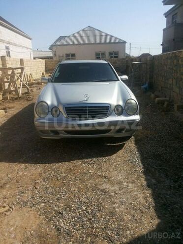 Mercedes E 220 2000, 500,000 km - 2.2 l - Sumqayıt