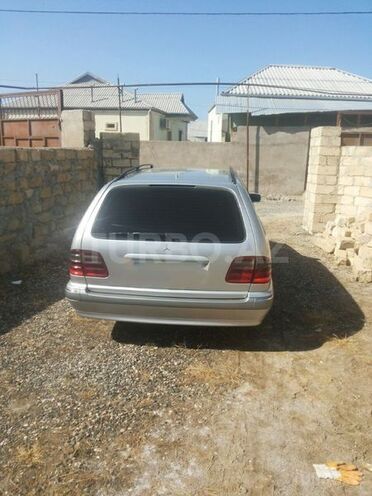 Mercedes E 220 2000, 500,000 km - 2.2 l - Sumqayıt