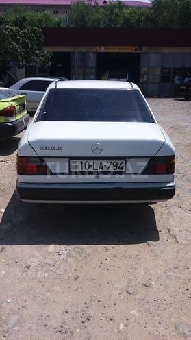 Mercedes E 200 1992, 380,000 km - 2.0 l - Sumqayıt