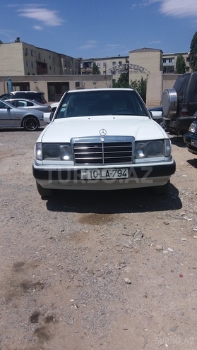 Mercedes E 200 1992, 380,000 km - 2.0 l - Sumqayıt