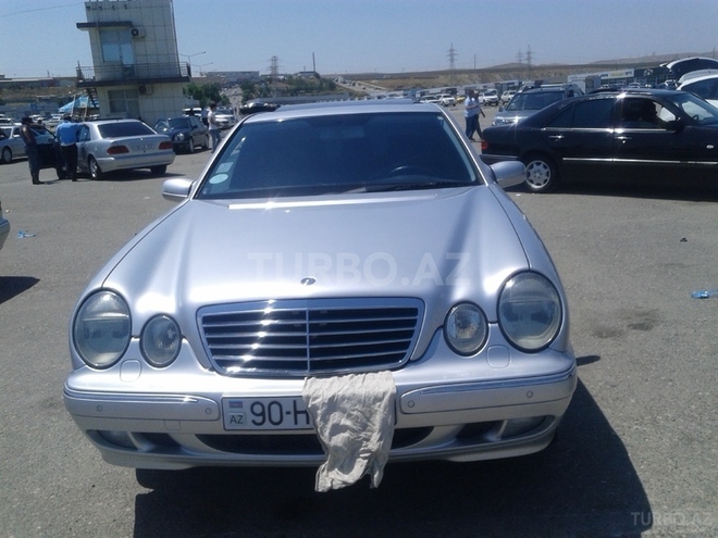 Mercedes E 240 2001, 186,000 km - 2.4 l - Bakı
