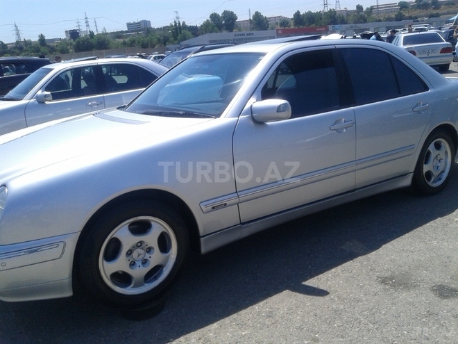 Mercedes E 240 2001, 186,000 km - 2.4 l - Bakı