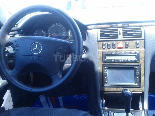 Mercedes E 240 2001, 186,000 km - 2.4 l - Bakı