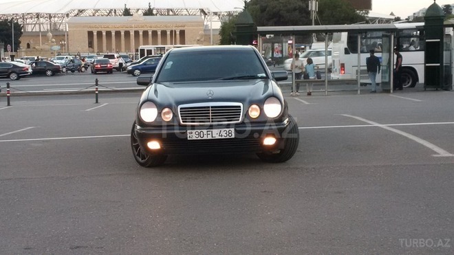 Mercedes E 230 1997, 410,001 km - 2.3 l - Bakı