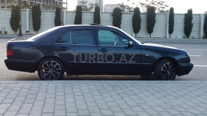 Mercedes E 230 1997, 410,001 km - 2.3 l - Bakı