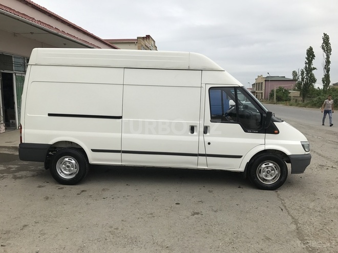 Ford Transit 2002, 337,200 km - 2.4 l - Quba