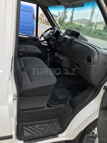 Ford Transit 2002, 337,200 km - 2.4 l - Quba