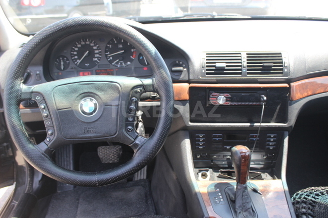 BMW 528 1996, 262,000 km - 2.8 l - Bakı