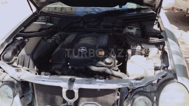 Mercedes E 240 2001, 214,123 km - 0.4 л - Bakı