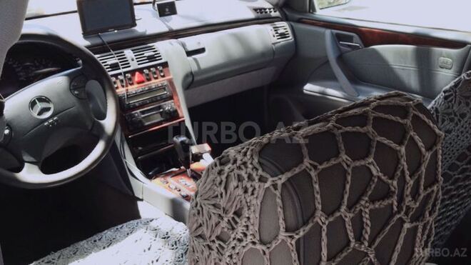 Mercedes E 240 2001, 214,123 km - 0.4 л - Bakı