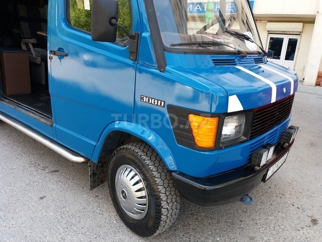 Mercedes 208 D 1995, 1,000,000 km - 2.3 l - Bakı