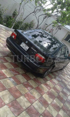 BMW 528 1998, 221,263 km - 2.8 l - Bakı