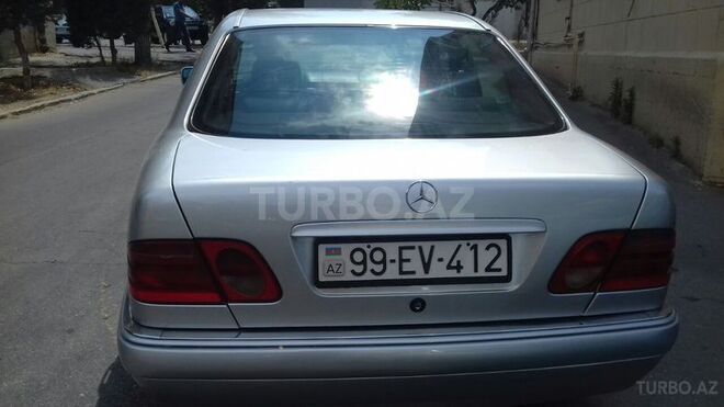 Mercedes E 220 1999, 370,000 km - 2.2 l - Bakı