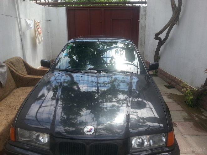 BMW 320 1992, 132,600 km - 2.0 л - Bakı