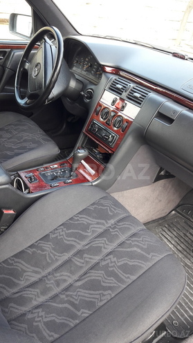 Mercedes E 230 1997, 314,010 km - 2.3 л - Bakı