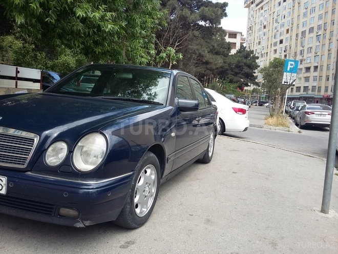 Mercedes E 240 1998, 263,000 km - 2.4 l - Bakı