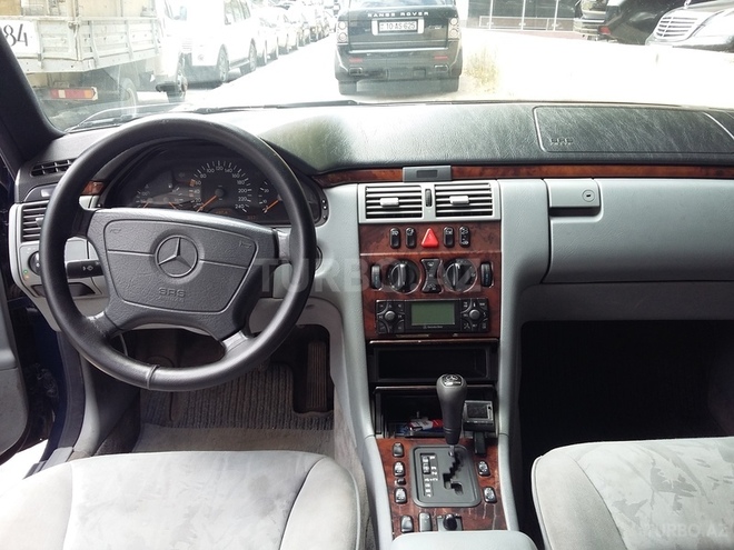 Mercedes E 240 1998, 263,000 km - 2.4 l - Bakı
