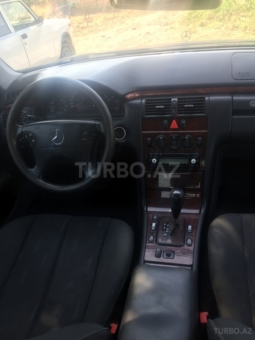 Mercedes E 220 2000, 379,000 km - 2.2 l - Bakı