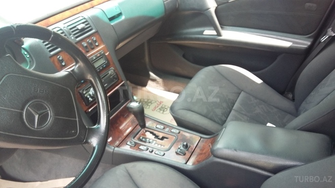 Mercedes E 220 1999, 185,000 km - 2.2 l - Bakı