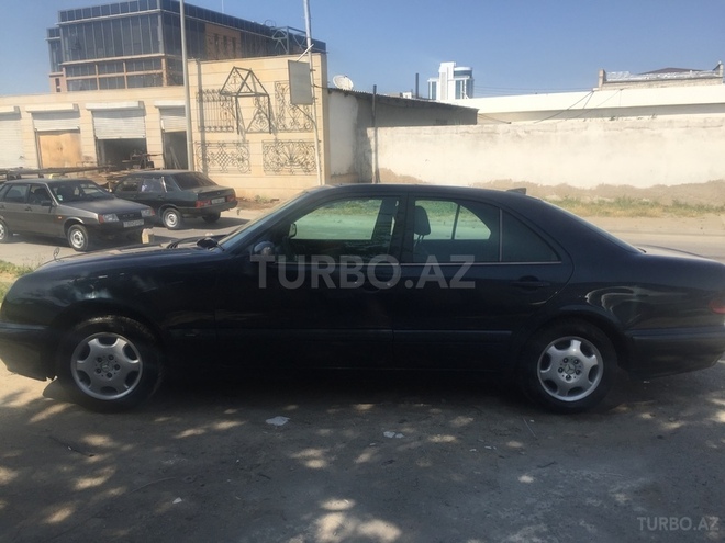 Mercedes E 220 2000, 376,000 km - 2.2 l - Bakı