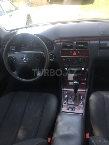 Mercedes E 220 2000, 376,000 km - 2.2 l - Bakı