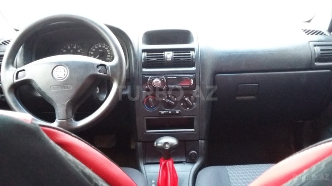 Opel Astra 2000, 250,000 km - 1.6 л - Bakı