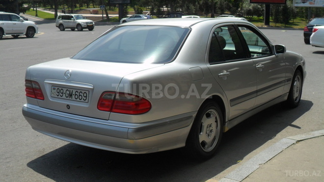 Mercedes E 270 2001, 229,000 km - 2.7 л - Bakı