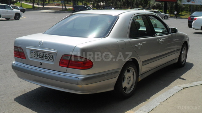 Mercedes E 270 2001, 229,000 km - 2.7 л - Bakı