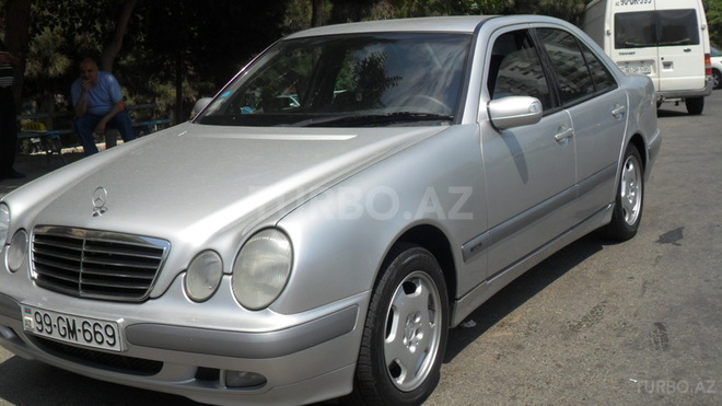 Mercedes E 270 2001, 229,000 km - 2.7 л - Bakı