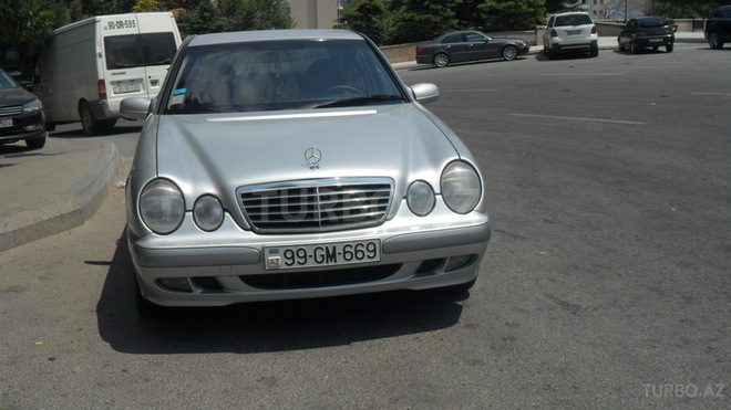Mercedes E 270 2001, 229,000 km - 2.7 л - Bakı