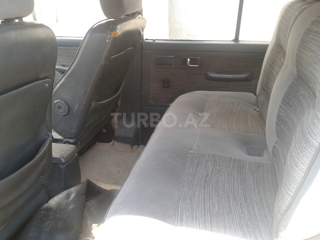 Mitsubishi Pajero 1990, 200,000 km - 0.3 l - Bakı