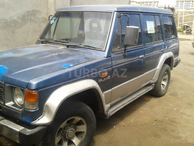 Mitsubishi Pajero 1990, 200,000 km - 0.3 l - Bakı