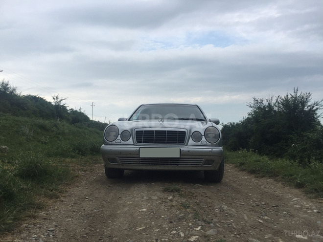 Mercedes E 240 1998, 190,000 km - 2.4 л - Quba