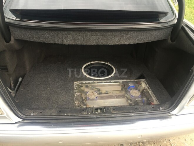Mercedes E 240 1998, 190,000 km - 2.4 л - Quba