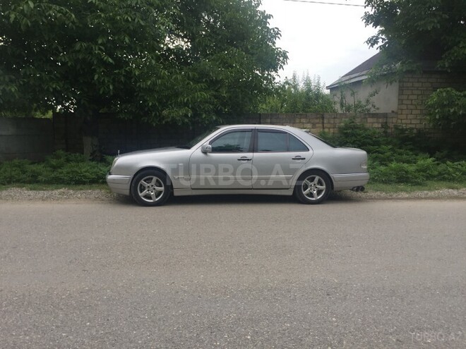 Mercedes E 240 1998, 190,000 km - 2.4 л - Quba