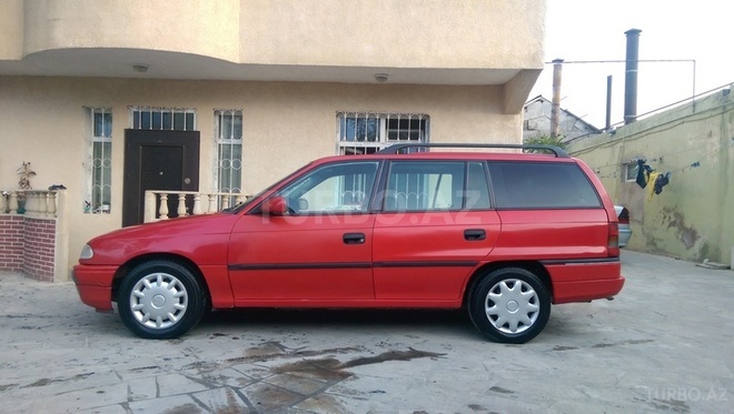 Opel Astra 1996, 250,000 km - 1.6 л - Bakı