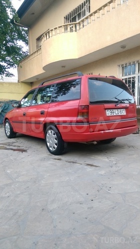 Opel Astra 1996, 250,000 km - 1.6 л - Bakı