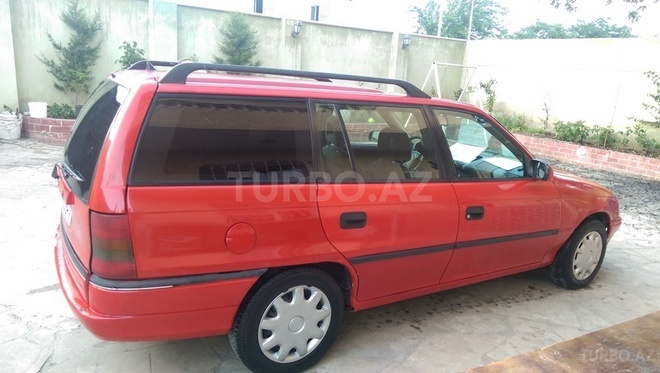 Opel Astra 1996, 250,000 km - 1.6 л - Bakı