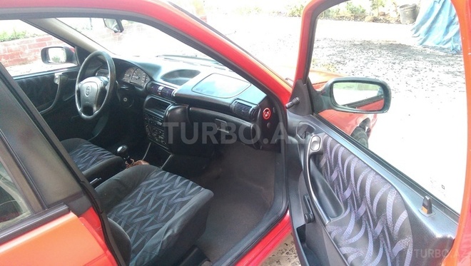 Opel Astra 1996, 250,000 km - 1.6 л - Bakı
