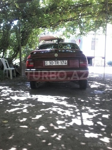 Opel Vectra 1993, 323,456 km - 1.6 л - Ucar