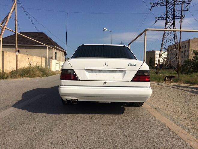 Mercedes E 220 1993, 85,545 km - 2.2 l - Bakı