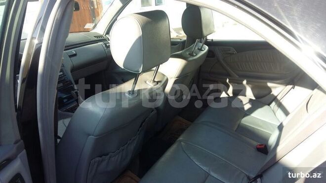 Mercedes E 280 2000, 194,000 km - 2.8 l - Bakı
