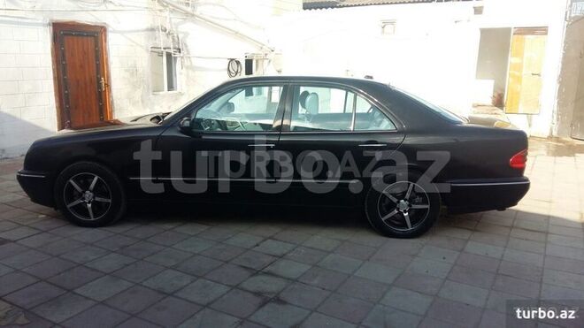 Mercedes E 280 2000, 194,000 km - 2.8 l - Bakı