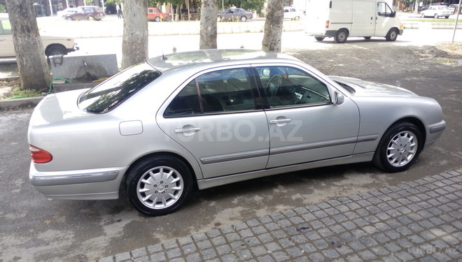 Mercedes E 240 2001, 176,000 km - 2.6 l - Göyçay